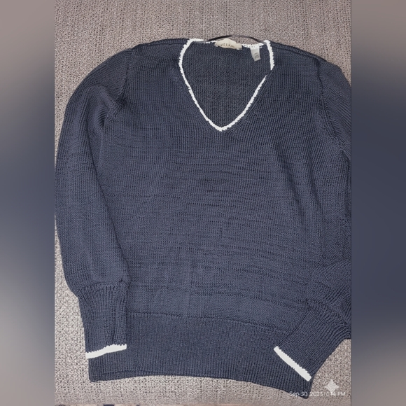 Elie Tahari Black And White Trim Sweater - Picture 1 of 5